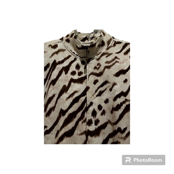Fabulous animal print Zenergy Jacket - Picture 4 of 11